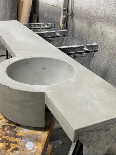 Make your own concrete sink in ‘six’ simple steps.