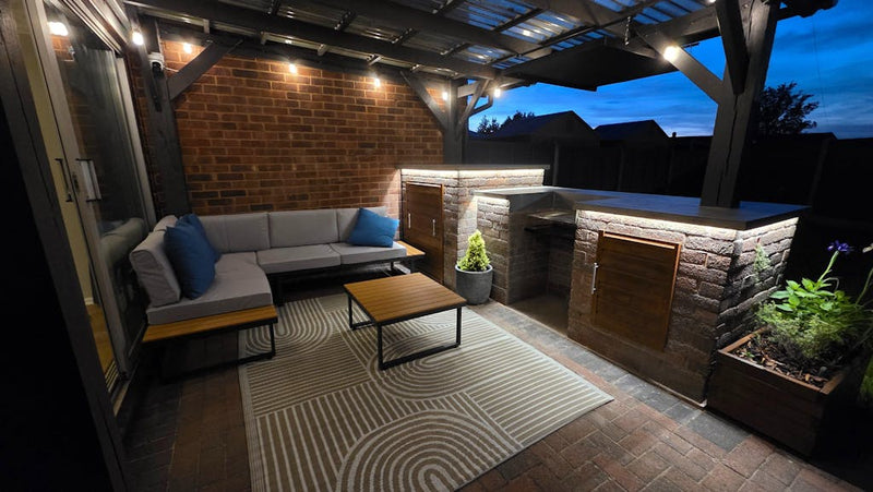 Outdoor Kitchen