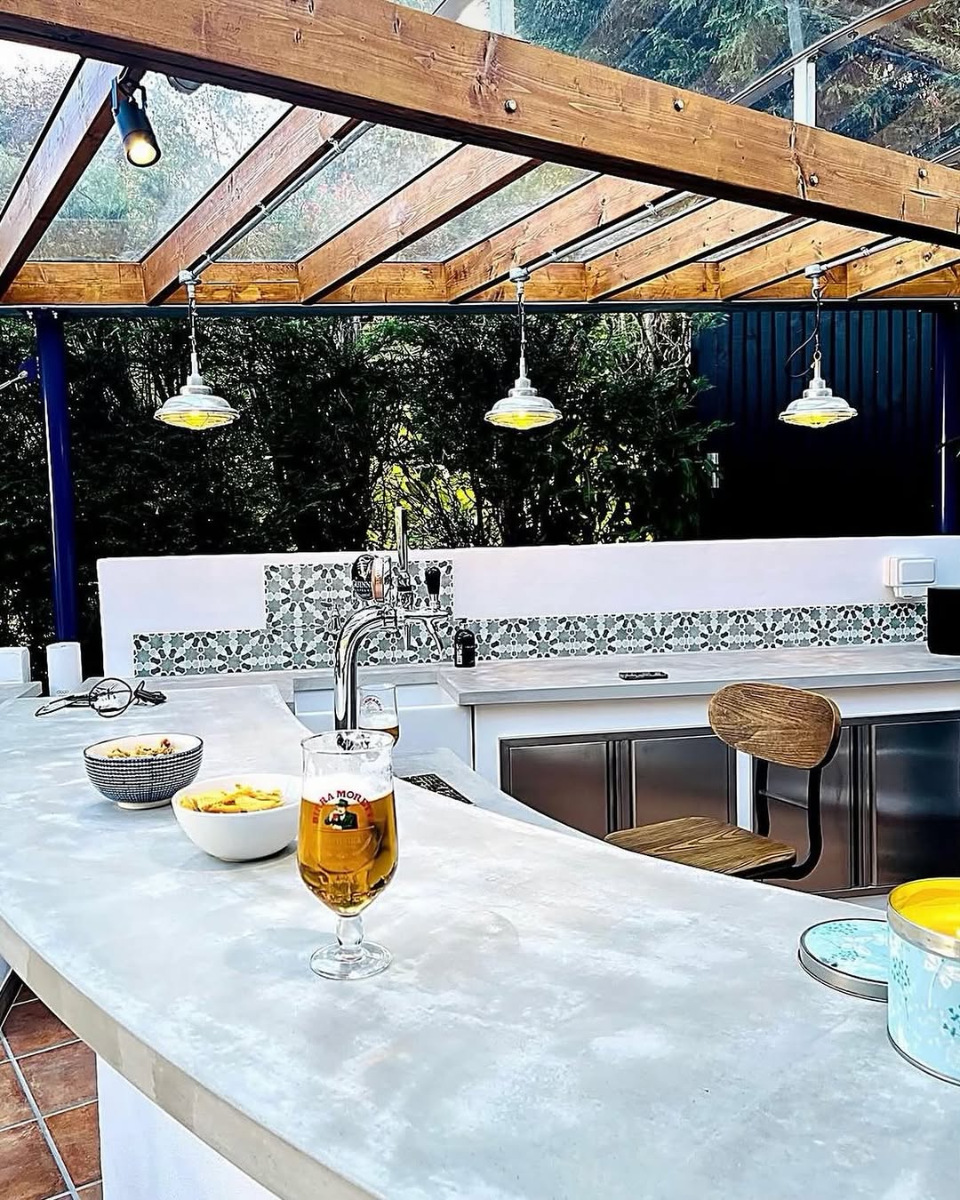 Concrete outdoor kitchen worktop